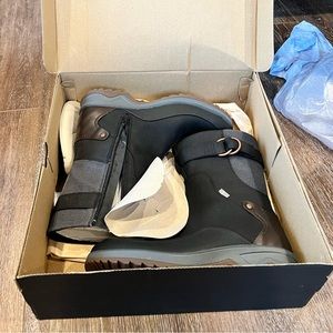 Black Merrel Boots “Eventyr Vera Mid Polar Waterproof” size 9.5